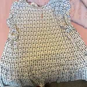 Good Condition, worn once, smoke and pet free home